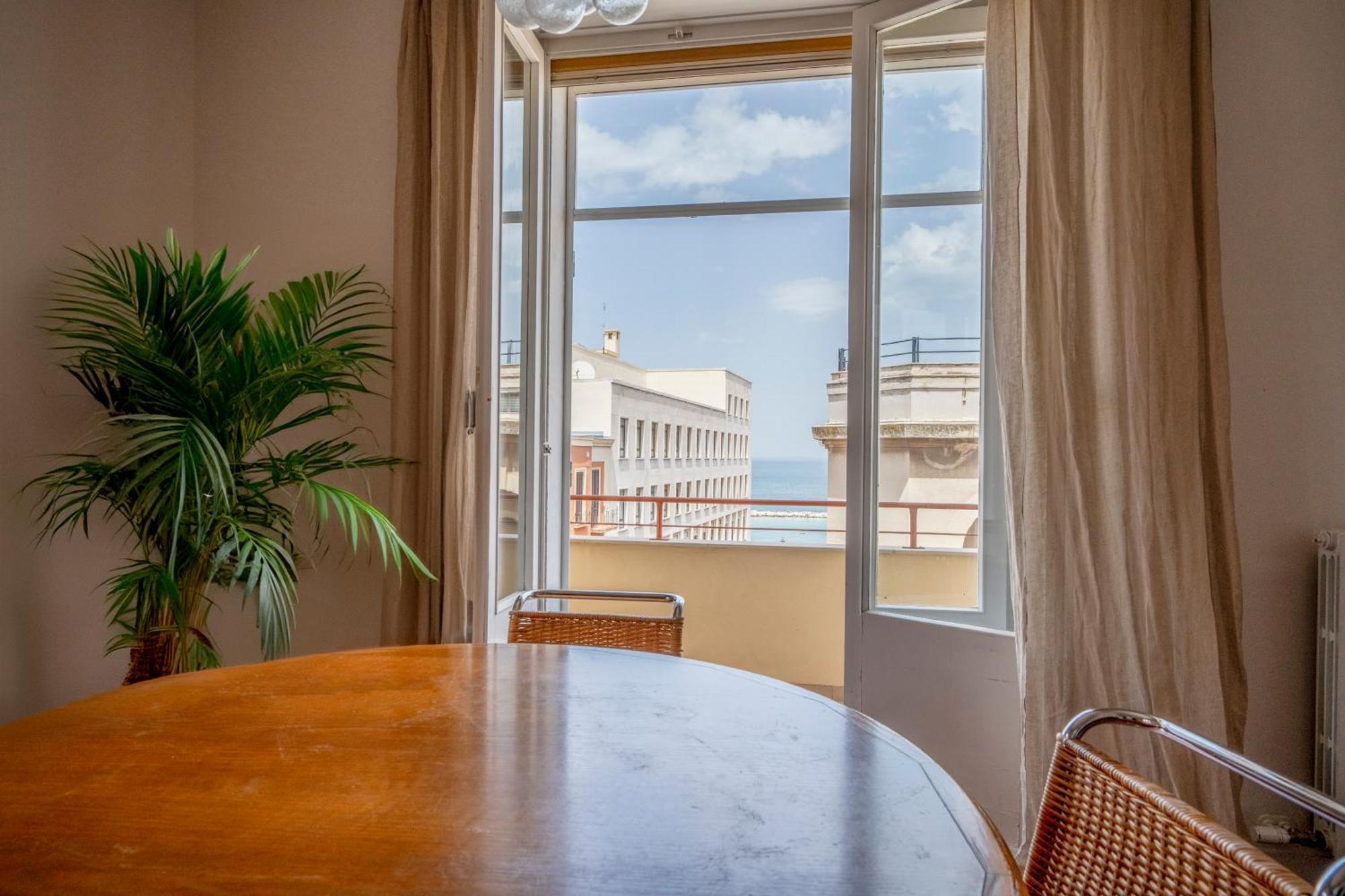 Casa Bonaive, Ampio Trilocale Vista Mare Lägenhet Bari Exteriör bild