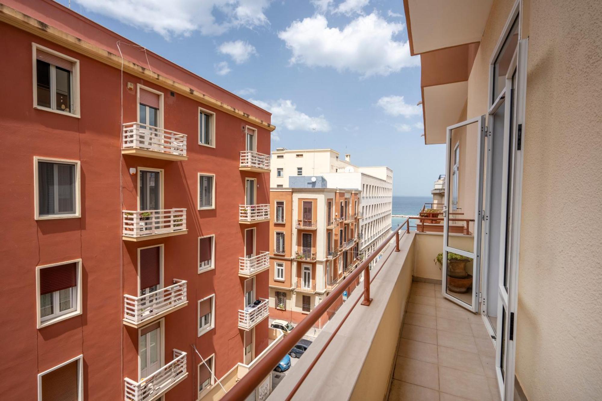 Casa Bonaive, Ampio Trilocale Vista Mare Lägenhet Bari Exteriör bild