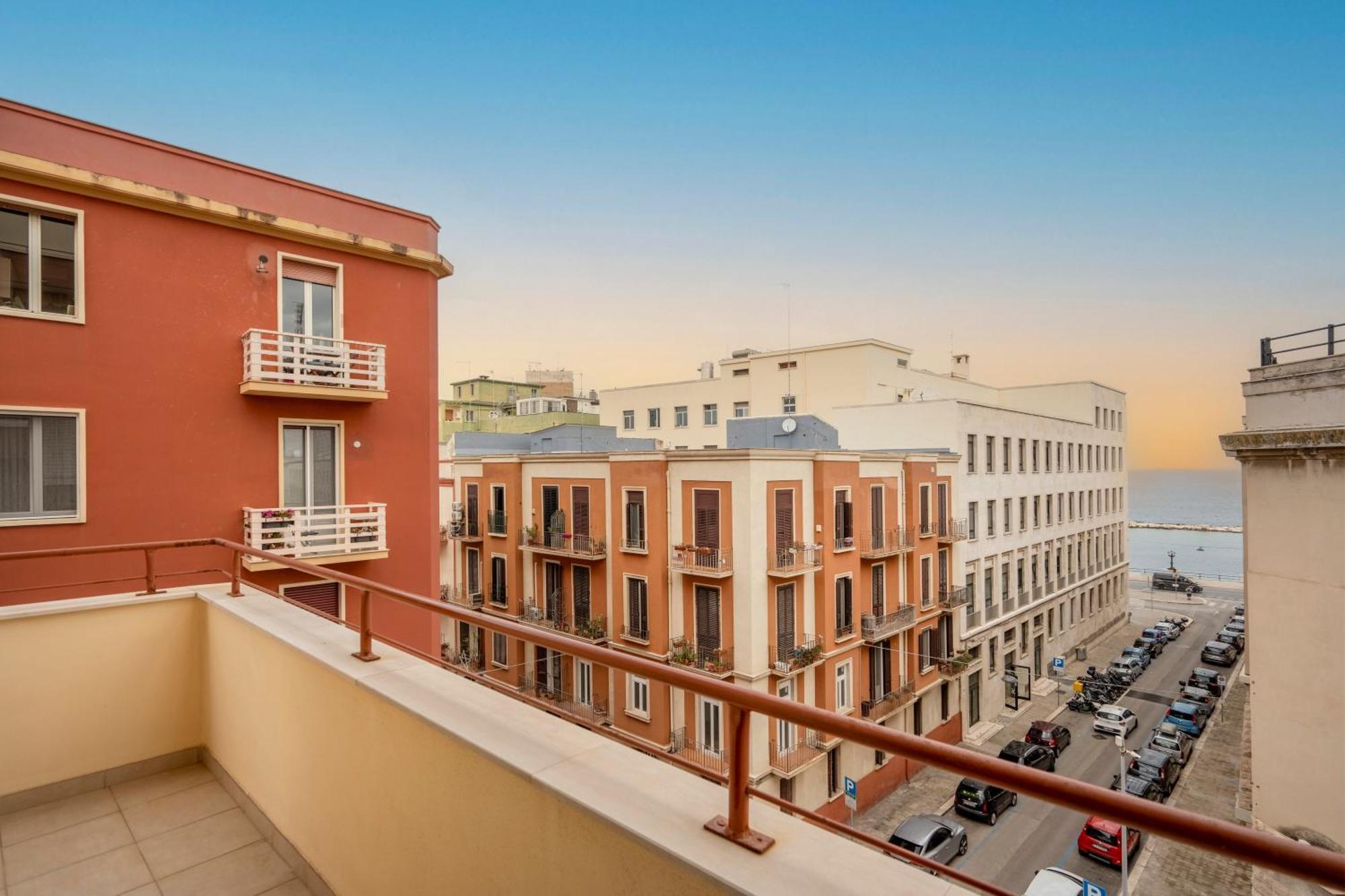 Casa Bonaive, Ampio Trilocale Vista Mare Lägenhet Bari Exteriör bild
